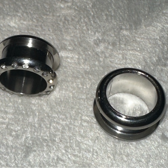 New 14 mm Ear Plugs piercings Earrings lobes never worn - Picture 4 of 6